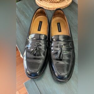 Bostonian Florentine men's black leather kiltie tassel loafer
Men’s 11